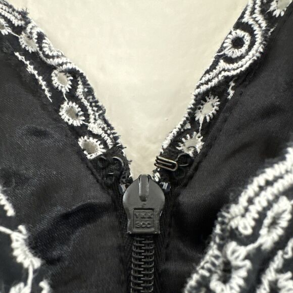 Express Formal Romper Overalls Black White Geometric Lined V Neck Women's Size S - Picture 11 of 16